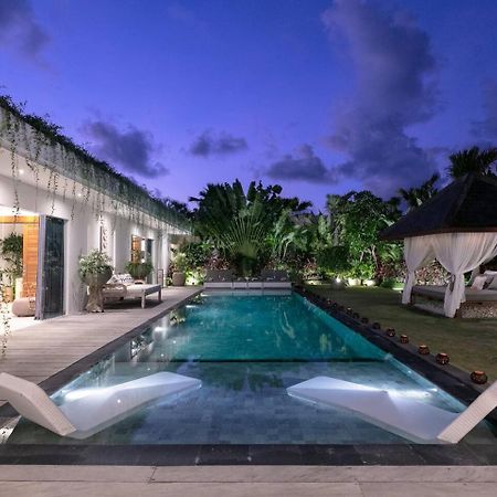 4 Bd Villa With Large Garden, Pool In Seminyak Bagian luar foto