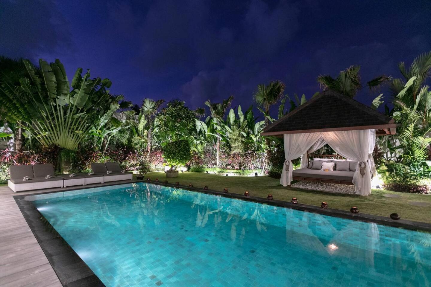 4 Bd Villa With Large Garden, Pool In Seminyak Bagian luar foto