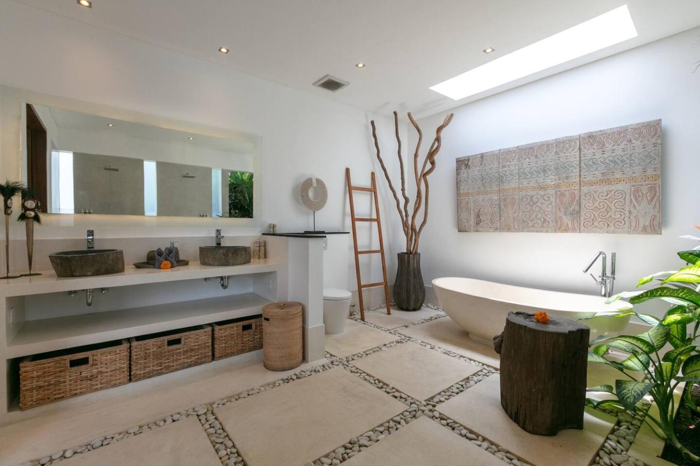 4 Bd Villa With Large Garden, Pool In Seminyak Bagian luar foto