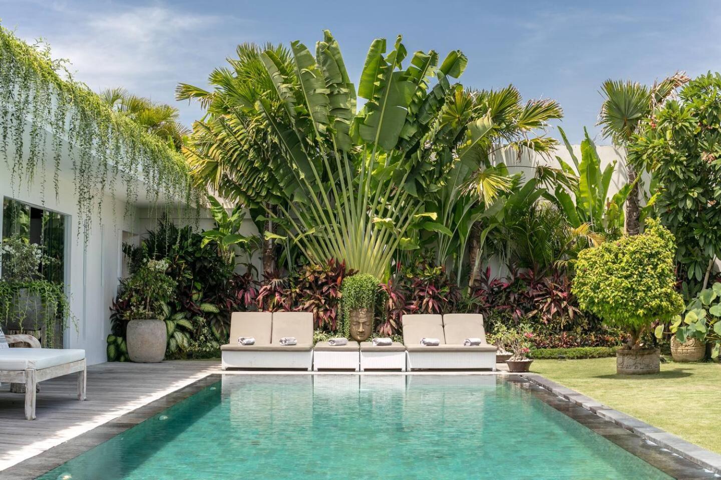 4 Bd Villa With Large Garden, Pool In Seminyak Bagian luar foto