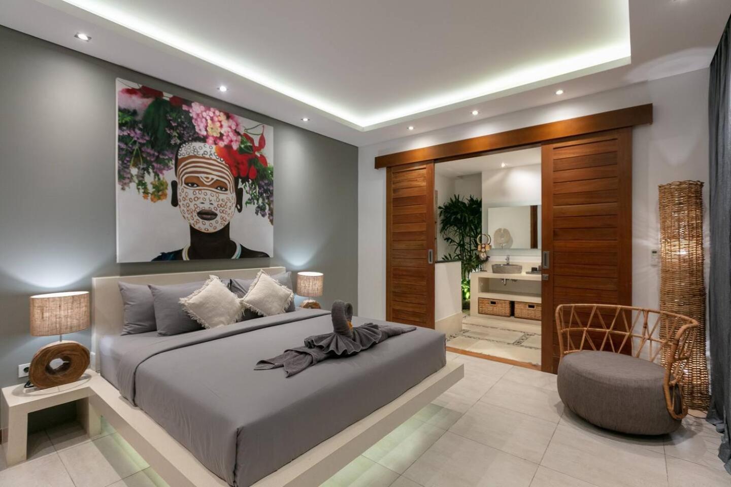 4 Bd Villa With Large Garden, Pool In Seminyak Bagian luar foto