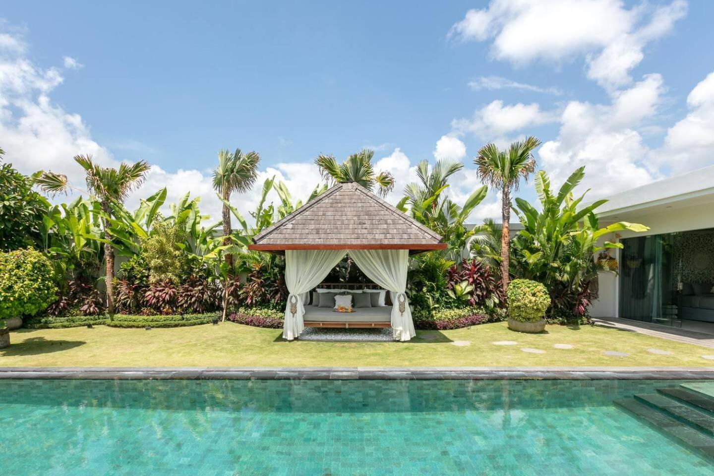 4 Bd Villa With Large Garden, Pool In Seminyak Bagian luar foto