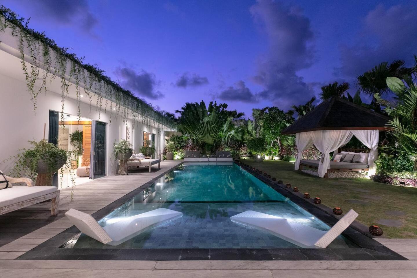 4 Bd Villa With Large Garden, Pool In Seminyak Bagian luar foto